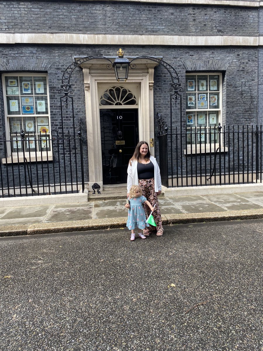 howlett_leanne's tweet photo. We keep fighting because every parent deserves support when struggling with their mental health 💜 I feel so privileged to have been invited to present the petition today at Downing Street & to speak at @NSPCC parliamentary event on behalf of parents #FightForAFairStart https://t.co/VmoBXBiCsl
