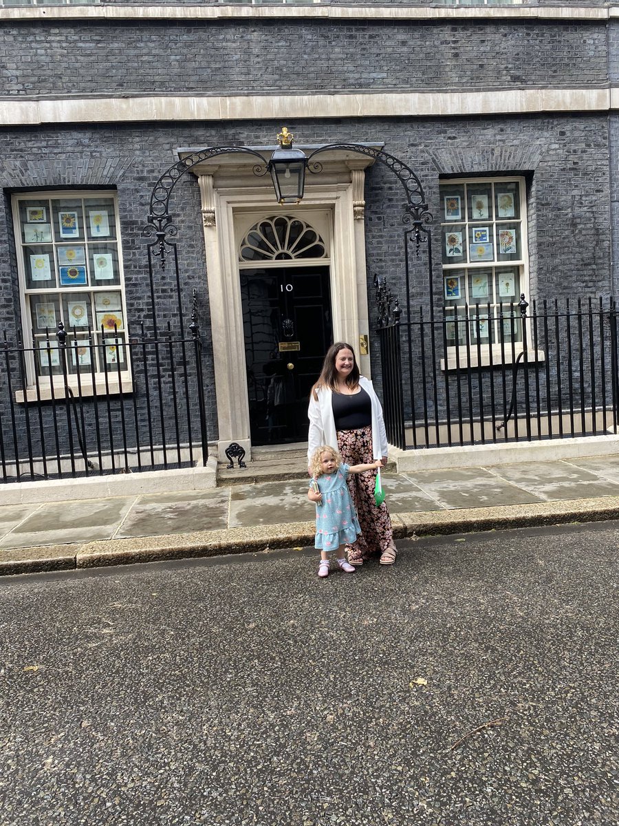 howlett_leanne's tweet photo. We keep fighting because every parent deserves support when struggling with their mental health 💜 I feel so privileged to have been invited to present the petition today at Downing Street & to speak at @NSPCC parliamentary event on behalf of parents #FightForAFairStart https://t.co/VmoBXBiCsl