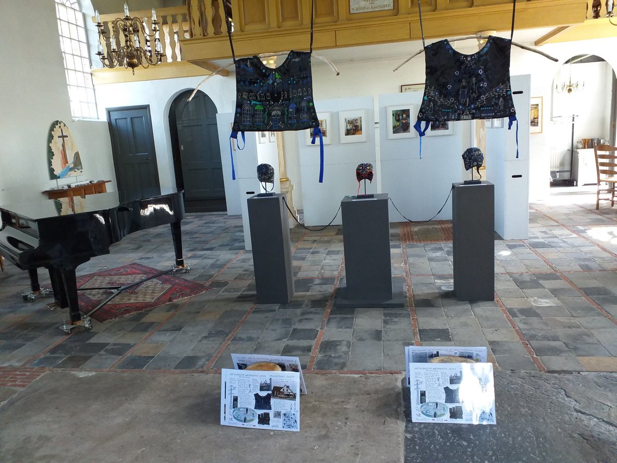 Lottie223's tweet photo. #grenslooskunstverkennen kunstroute in het #reestdal IJhorst/DeWijk https://t.co/cjCbKa5Iqm exposeert met naaldkunst in de kerk in IJhorst gemeente Staphorst https://t.co/uTzyEq3RaO