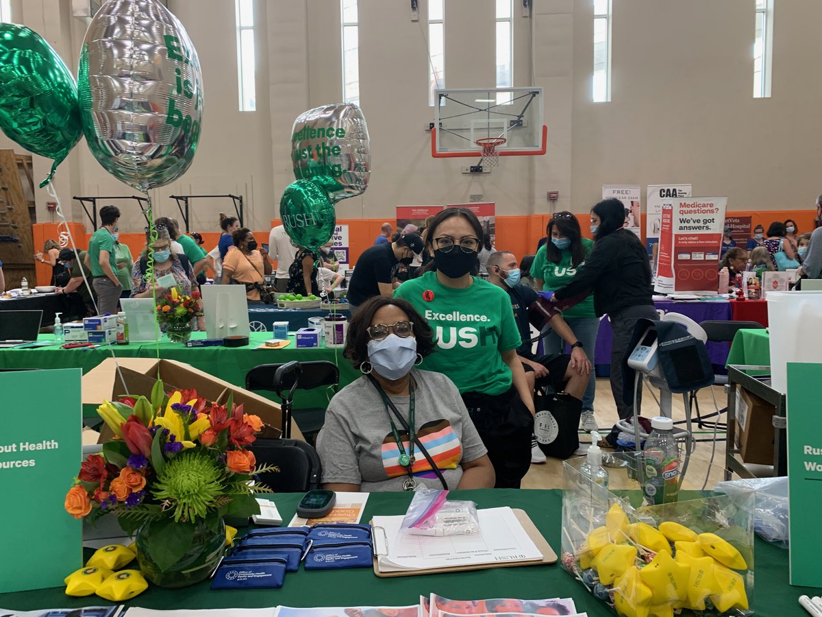 RushOakPark's tweet photo. Rush Oak Park Hospital was a primary sponsor of the Oak Park River Forest Chamber Health &amp; Wellness Fair on Sunday at FFC Oak Park. RUSH providers conducted health screenings and gave away gift bags containing hand sanitizer and healthy snacks. https://t.co/mXfyGXfQmB