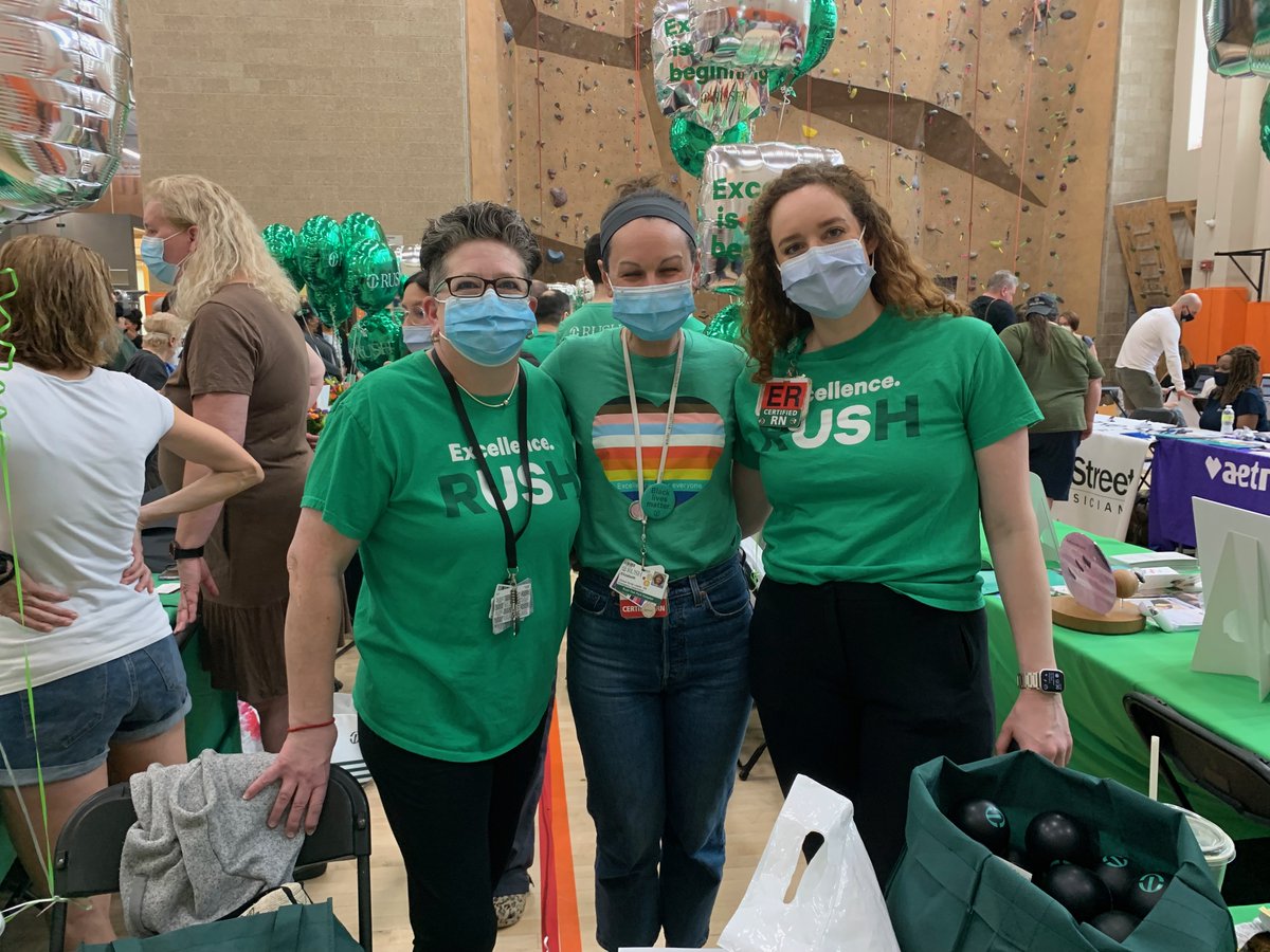 RushOakPark's tweet photo. Rush Oak Park Hospital was a primary sponsor of the Oak Park River Forest Chamber Health &amp; Wellness Fair on Sunday at FFC Oak Park. RUSH providers conducted health screenings and gave away gift bags containing hand sanitizer and healthy snacks. https://t.co/mXfyGXfQmB