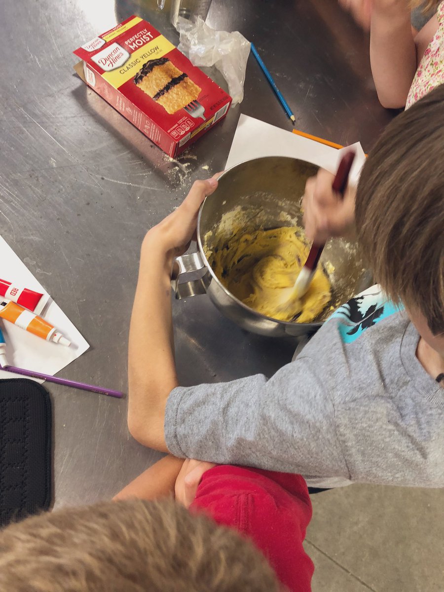missgreen2020's tweet photo. 4th grade learned a lot at the Area Technology Center today! They applied math and science to explore possible careers! Thanks to all the teachers and students who took the time to teach us. #CallowaySchools https://t.co/FS1JmoIHqN