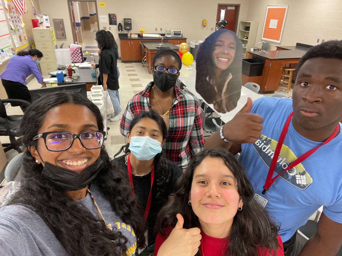 To wrap up our last meeting of the year, we were SO excited to announce our new officer team for the 2022-2023 school year!! These officers are ready to take on chem club at cypress lakes next year!