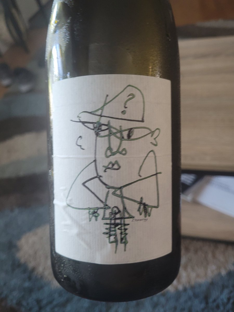 cwmcguire81's tweet photo. Who's drinking and what are u drinking?.. #wine #mondaywine .. I'm drink a white burgundy...with a cool label. https://t.co/i42mMADVC5
