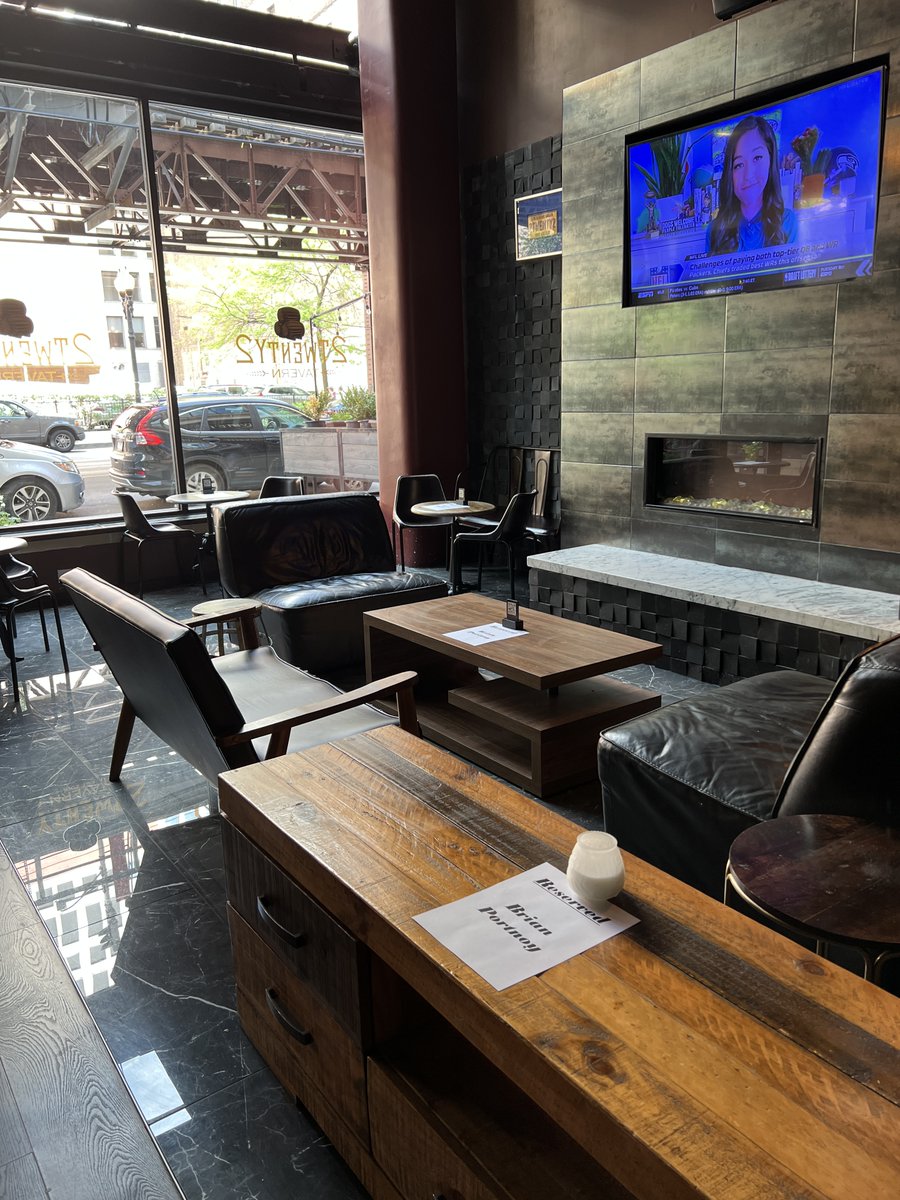 ShawnaOhm's tweet photo. Got to happy hour early to make sure everything was setup for #ETFintwit tab + @brianportnoy's #ChicagoFinTwit happy hour... and i'm thrilled to report the bar has the Malort BOURBON available. ๐ @MonocleMan1 https://t.co/2uB8CINi0D