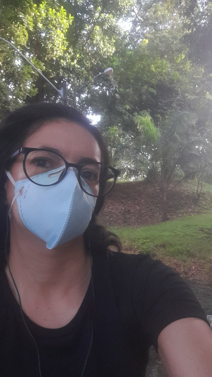 imjust_kel's tweet photo. Today I had to solve some boring adult bureaucracy and I thought: why not go a little bit ⭕deviant?
So here's me, having gone out of my way to pass through a beautiful urban park at a neighbor town. It was worth it to be surrounded by all the green.

#GoDeviant
#DechartGames https://t.co/8xtocyga0W