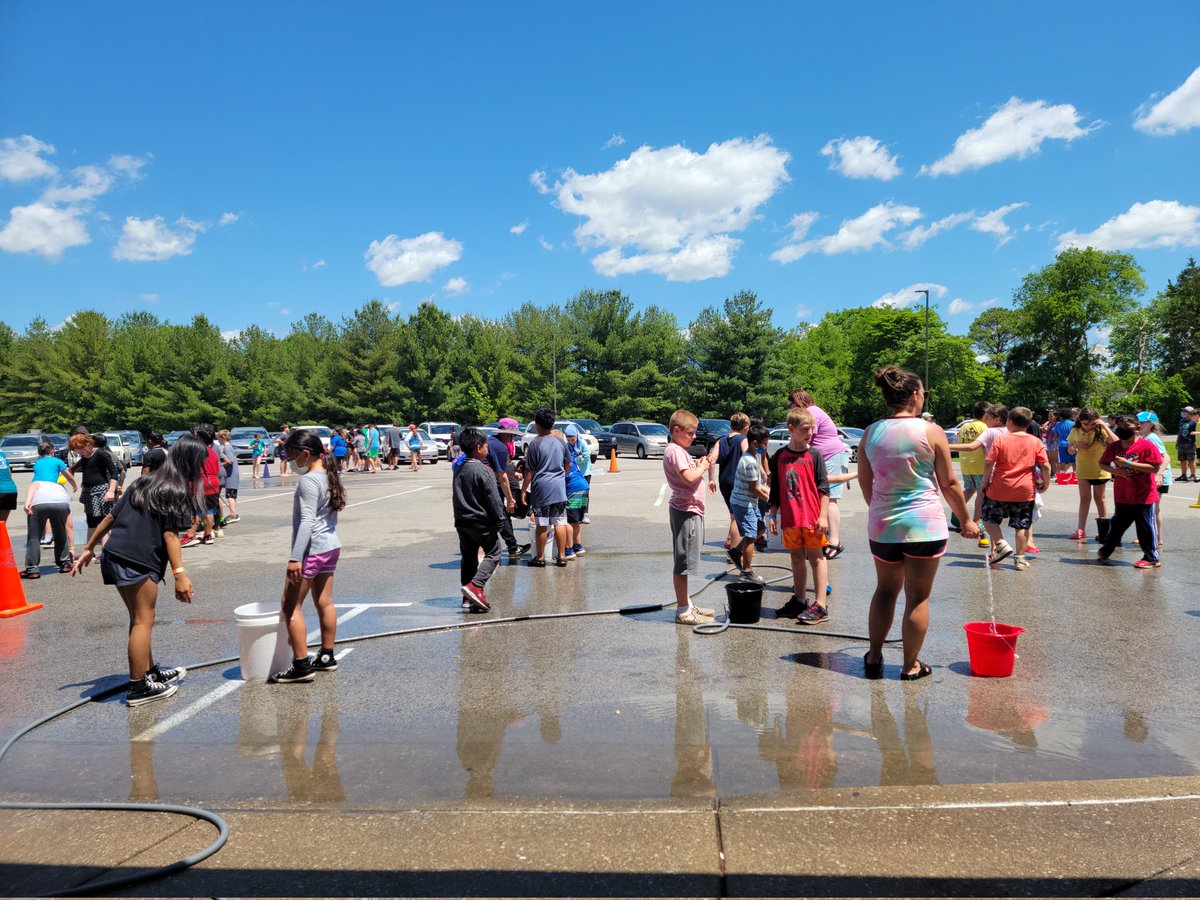 LanksLeaders's tweet photo. Kicking Field Day off with a SPLASH! 💦 TODAY IS THE DAY #funinfourth #gameon #lankfordsleaders #natcher https://t.co/vSnyTqCRo0
