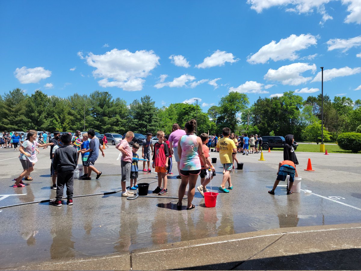 LanksLeaders's tweet photo. Kicking Field Day off with a SPLASH! 💦 TODAY IS THE DAY #funinfourth #gameon #lankfordsleaders #natcher https://t.co/vSnyTqCRo0