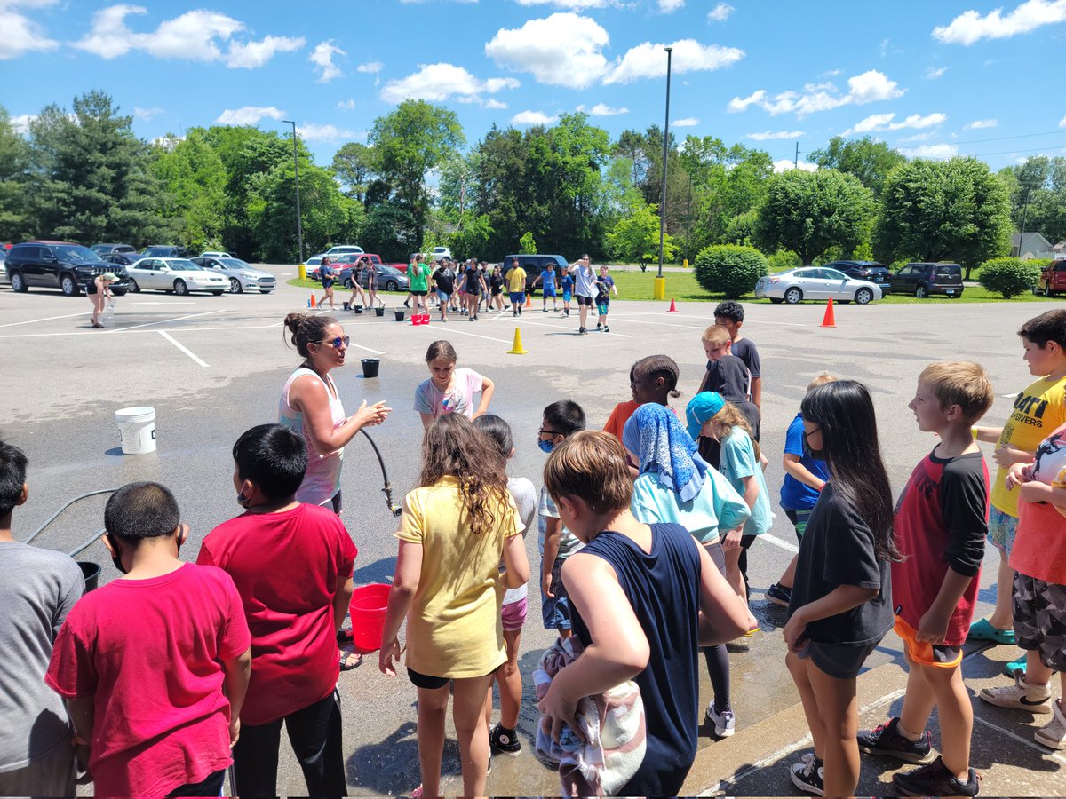 LanksLeaders's tweet photo. Kicking Field Day off with a SPLASH! 💦 TODAY IS THE DAY #funinfourth #gameon #lankfordsleaders #natcher https://t.co/vSnyTqCRo0