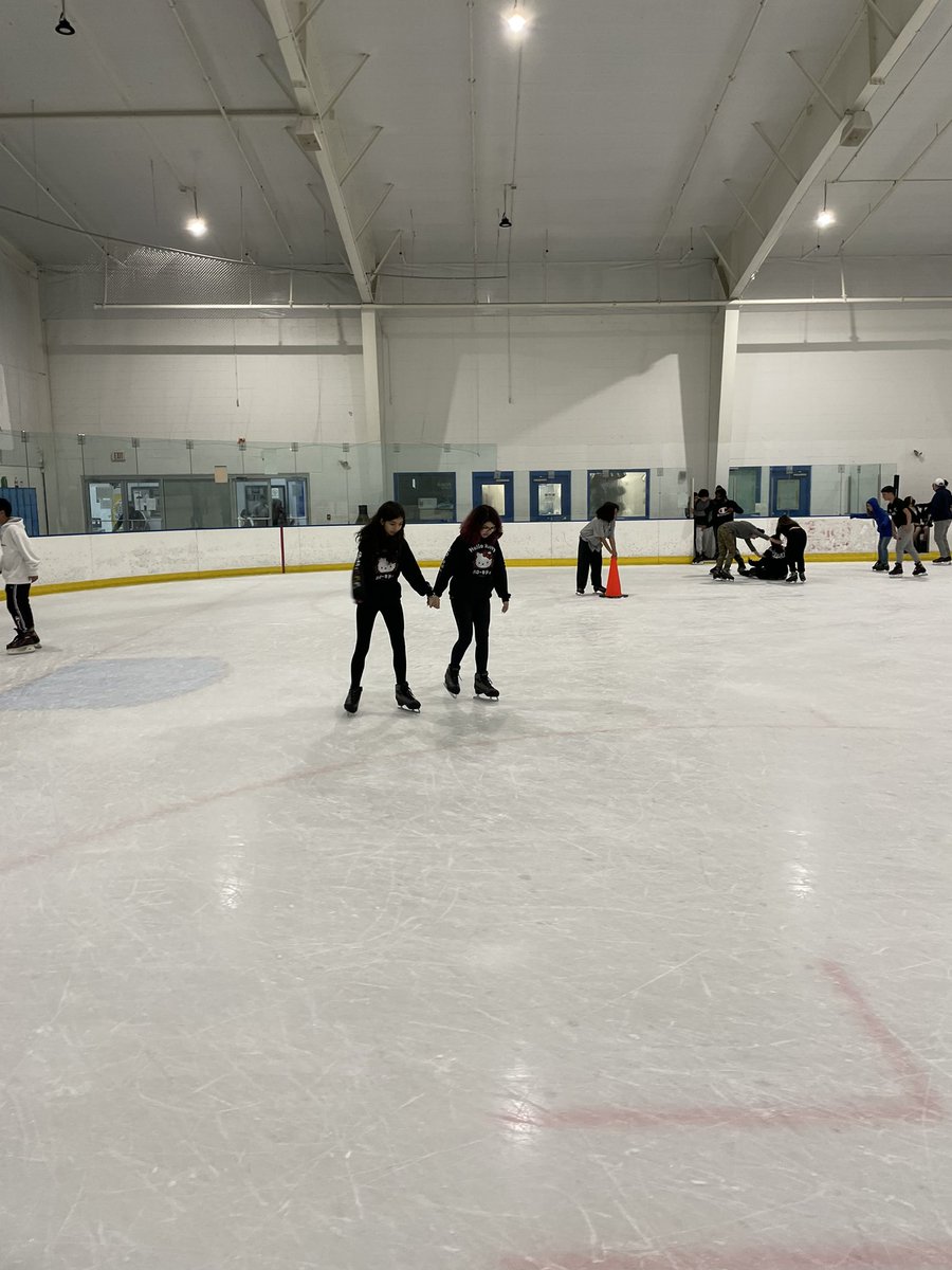 MsKeptner's tweet photo. (1/2) Today’s theme at our Fire &amp; Ice Event: hold hands and help your fellow person. This was truly an exercise in productive struggle @BASDBroughalMS @SteelIceCenter #8thgrade #whenlifeknocksyoudown… https://t.co/UI5Dh0RWml