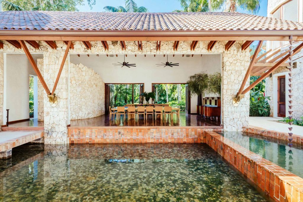 BestInProGroup's tweet photo. Reforma y construcción por #BestinproGroup para villa ubicada en #CasaDeCampo https://t.co/a8vkfXJsiG
