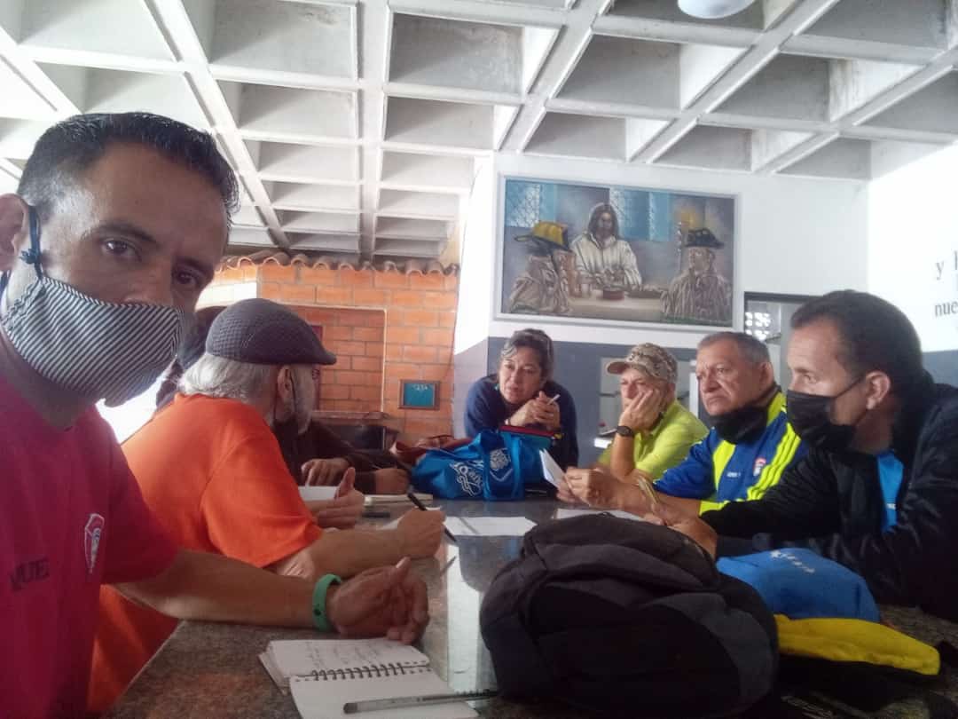 BrInfJuv's tweet photo. Reunión en cuartel general "Cnel. Vicente Campo Elías" (10-5-22), de docentes de la DEEM adscritos al CBM, entre ellos profesores Rafael M Delgado D y José G Chacón M, adjuntos a la  Brigada Infantil y Juvenil. https://t.co/6c2Sy6vYzv