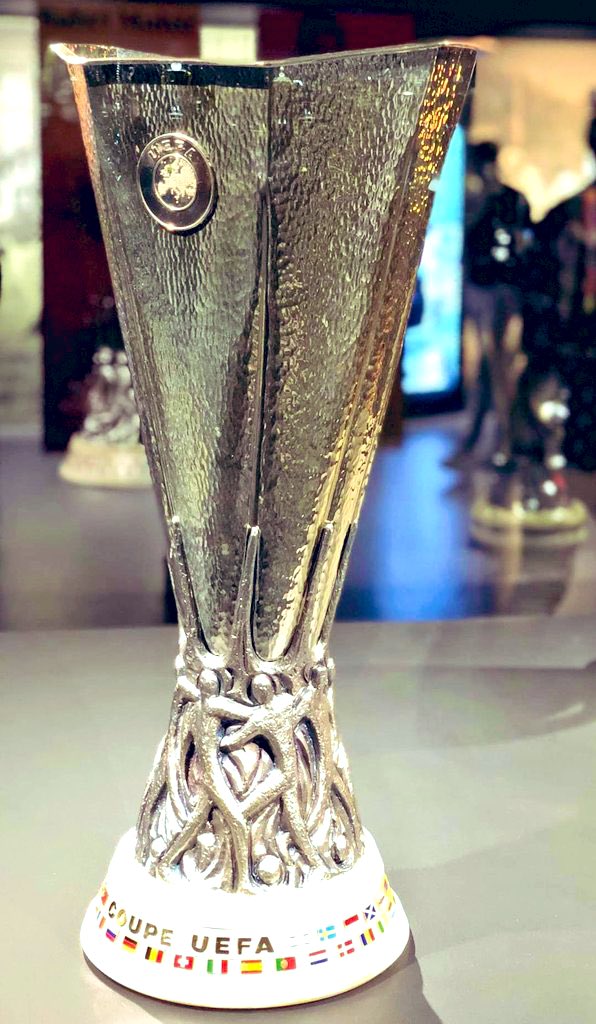 AliYuce1905's tweet photo. “Yine söylüyorum, kazanacaksınız, kazanmak için uğraşacaksınız. Ama netice ne olursa olsun, siz benim gönlümde hep kazandınız, hep şampiyonsunuz! Ve öyle kalacaksınız! ALLAH YARDIMCIMIZ OLSUN!”

#TarihBirKereYazıldı

#17Mayıs2000 https://t.co/09n1tTxfJ0