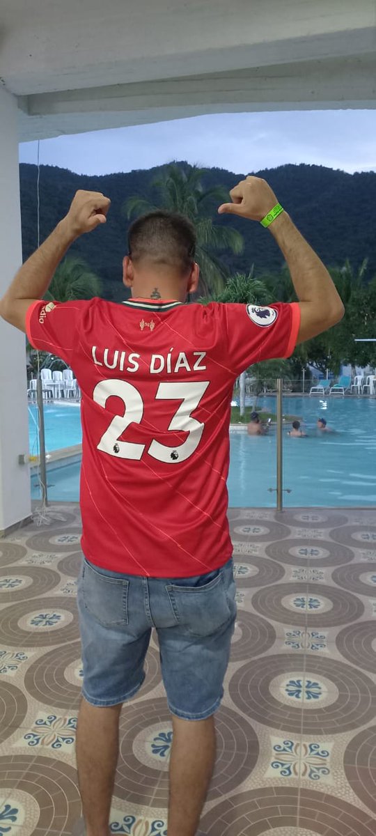 HEIDERBARRIOS2's tweet photo. @LuisFDiaz19 @LFC @passionsportm EL MEJOR DEL MUNDO... LUCHO LA BUENA https://t.co/yDRDQ2eF7k