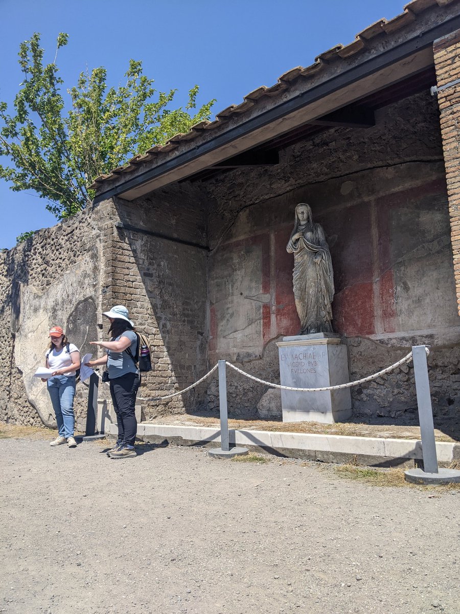 Classics22FSP's tweet photo. Pompeian Presentations! 🌋 @Classics22FSP students kicked off their 1st day at the ancient city with reports on #textile production at the building of Eumachia &amp; #Roman water systems + infrastructure at the fountains and water towers near the Castellum Aquae. 

#pompeii #italy https://t.co/G0RuDB3Vbe