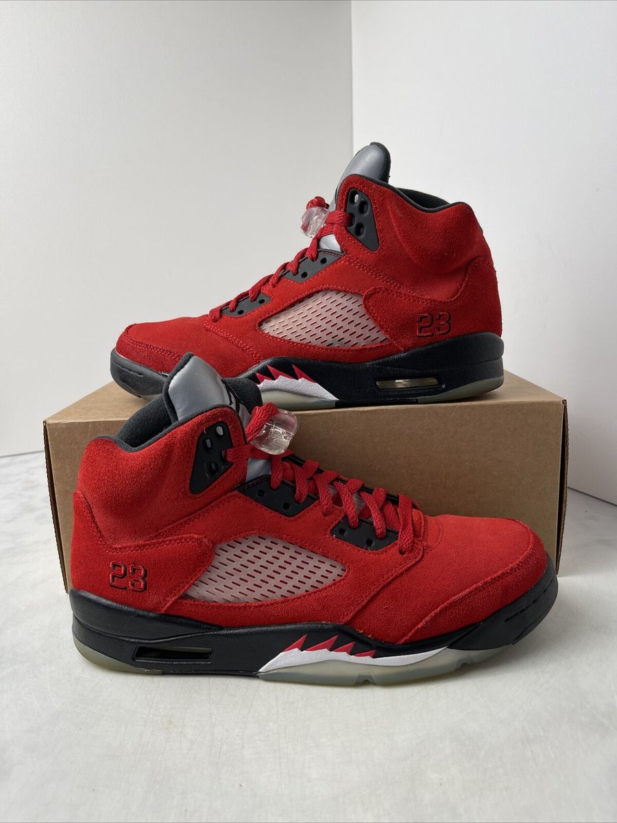 BestShoeDeals's tweet photo. Raging Bull 5's

Size 9.5, $149 Buy Here: https://t.co/QIKCIPGl64 https://t.co/reUSFGkc9a