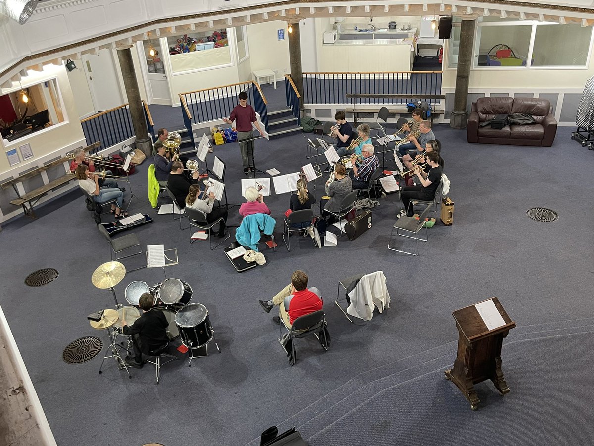 drherak's tweet photo. Thank you to the @CityofBathBrass and Bath Training Band for allowing us to watch their rehearsals tonight! #Castles2022 #BuckeyesAbroad #PinkTime https://t.co/HtY0f7q2WW