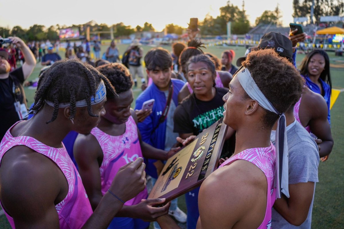 lbjordanhigh's tweet photo. 6️⃣5️⃣0️⃣0️⃣ Congratulations to the 💙2022 @CIFSS Division 2 Track &amp; Field Champions!!! 🖤 We’ve watched you all 😅, condition &amp; train for this. THIS WAS EARNED! 🐾#AllGoldEverything 🏆🥇✨#cifsstrackandfield #4TheNorth #ProudToBeLBUSD but super #ProudToBeNorthLB #NorthLongBeach https://t.co/0061g9y9fM