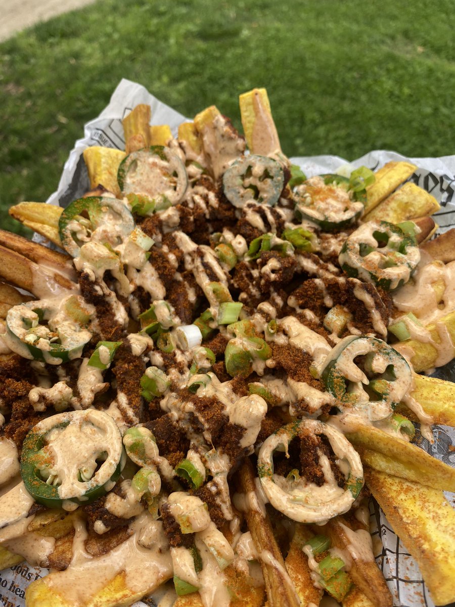 Nedu_bahdguy's tweet photo. Loaded plantain fries with beef Suya 🔥 https://t.co/rqPJBTqxwc
