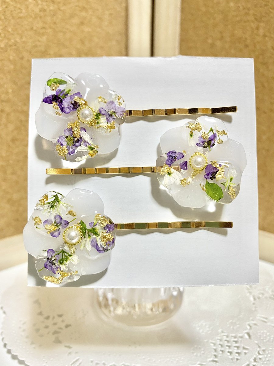 samokitisamon's tweet photo. またサボってる
#ハンドメイド
#押し花
#レジン
#ヘアピン
 #アセサリー
#ネモフィラ https://t.co/CkHRTH6M2F