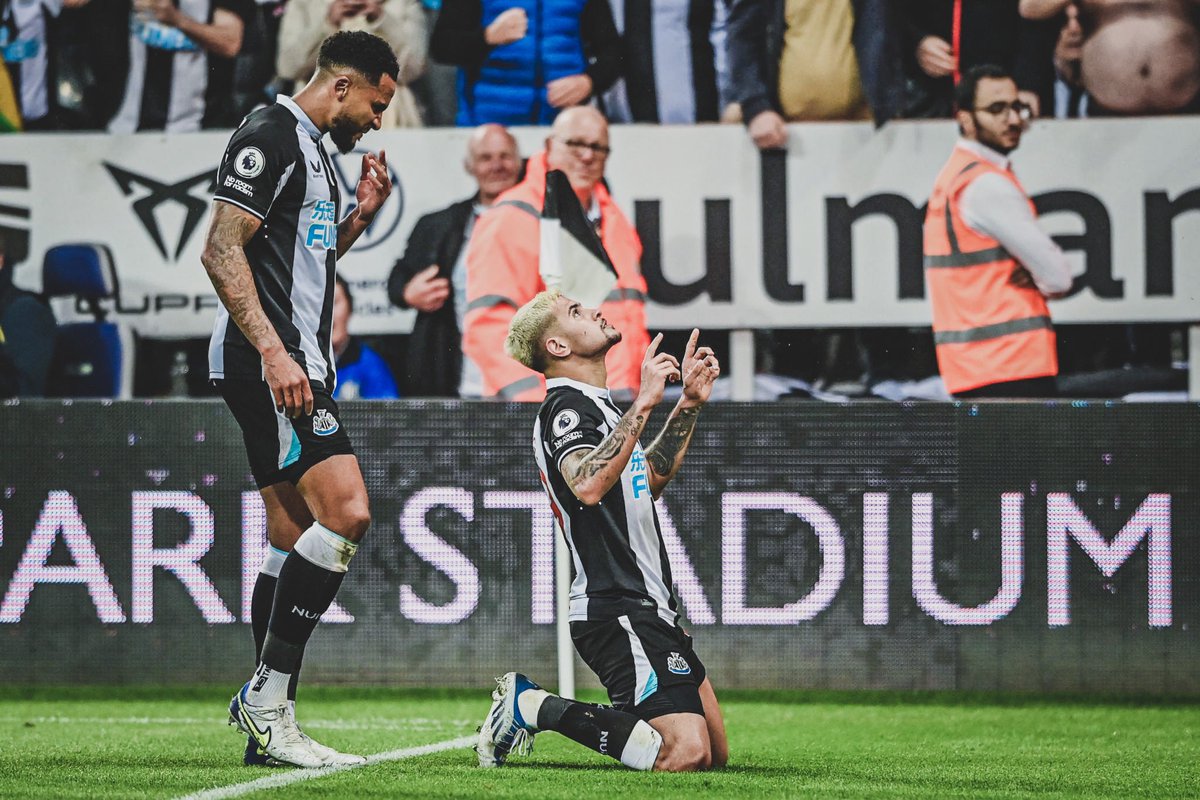 brunoog97's tweet photo. What a night!!! God is faithful! Thank you Lord for everything and thank you Newcastle United for this moment! @NUFC 🖤🤍😘 https://t.co/lEKjBqjIc7