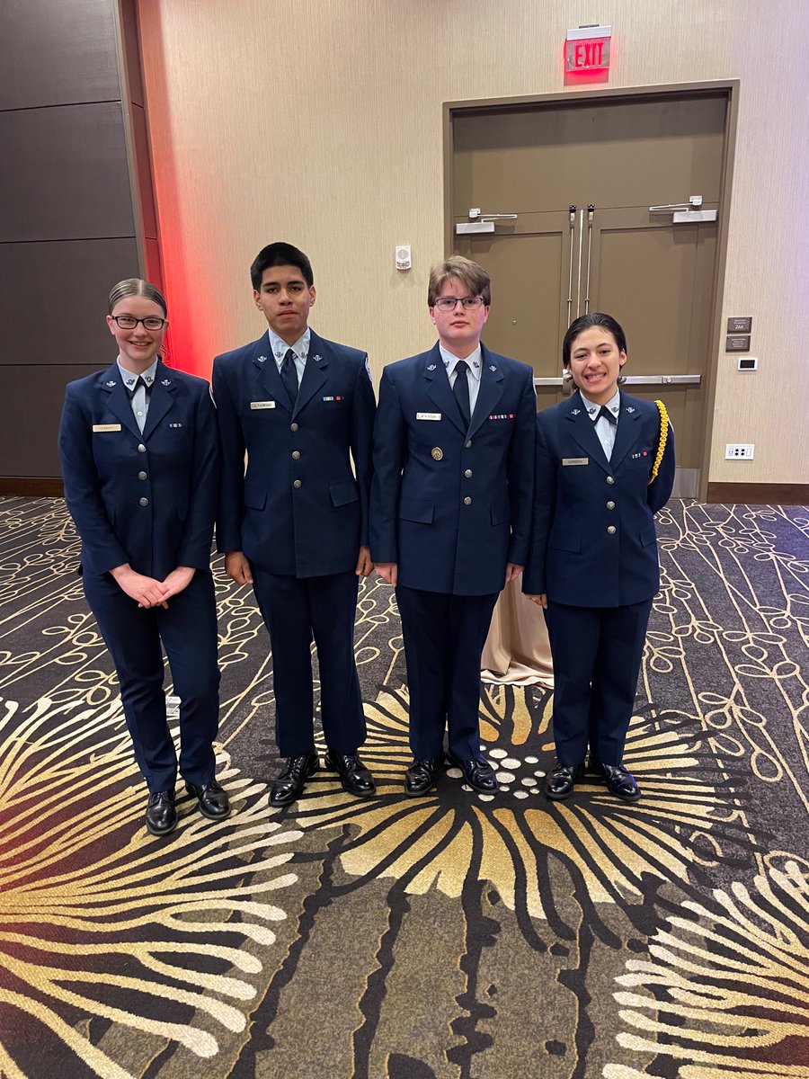 MsCiccarelli's tweet photo. Celebrating AFJROTC @muhlsd ! Our Junior High cadets are looking sharp! https://t.co/mYZblcEZei