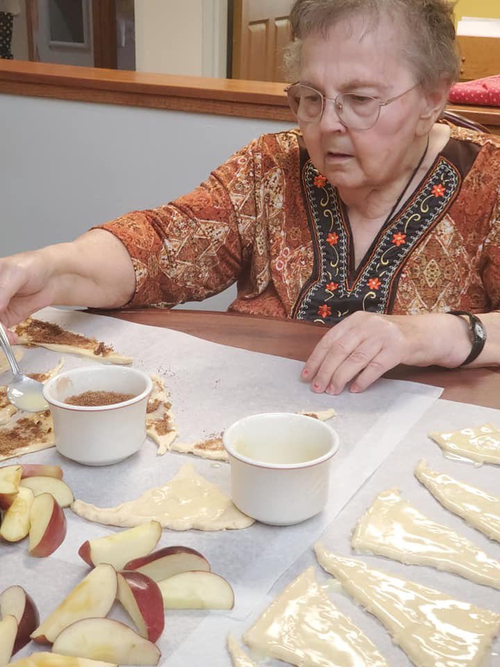 WoodstoneSL's tweet photo. In Honor of National Apple Pie Day, we opted for the less traditional! Apple Pie Bites made by our Culinary Club at our New Ulm community! 🍎 https://t.co/sVJlJpD9bL