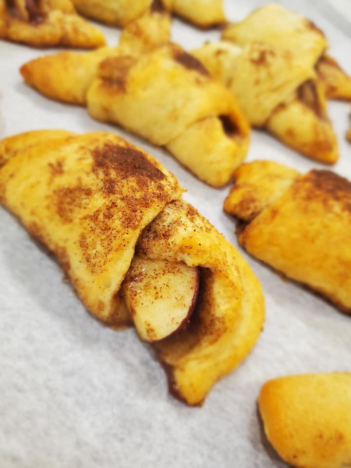 WoodstoneSL's tweet photo. In Honor of National Apple Pie Day, we opted for the less traditional! Apple Pie Bites made by our Culinary Club at our New Ulm community! 🍎 https://t.co/sVJlJpD9bL