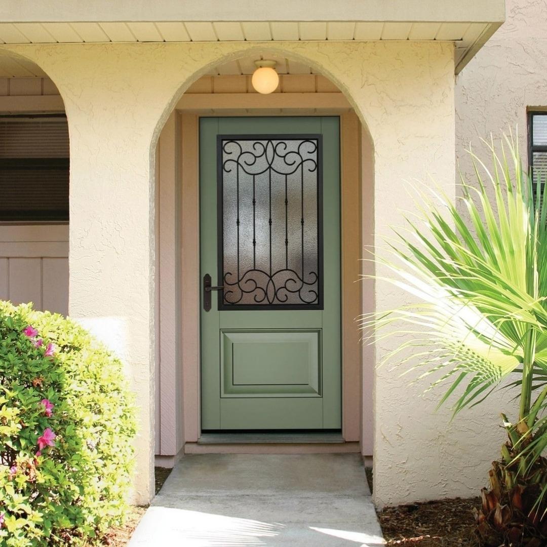 A pop of color is all you need to make your guests feel at home! ✨💚 #homedesign #reno

📸: @edisonmillwork
🚪: <a href="/thermatrudoors/">thermatrudoors</a>
