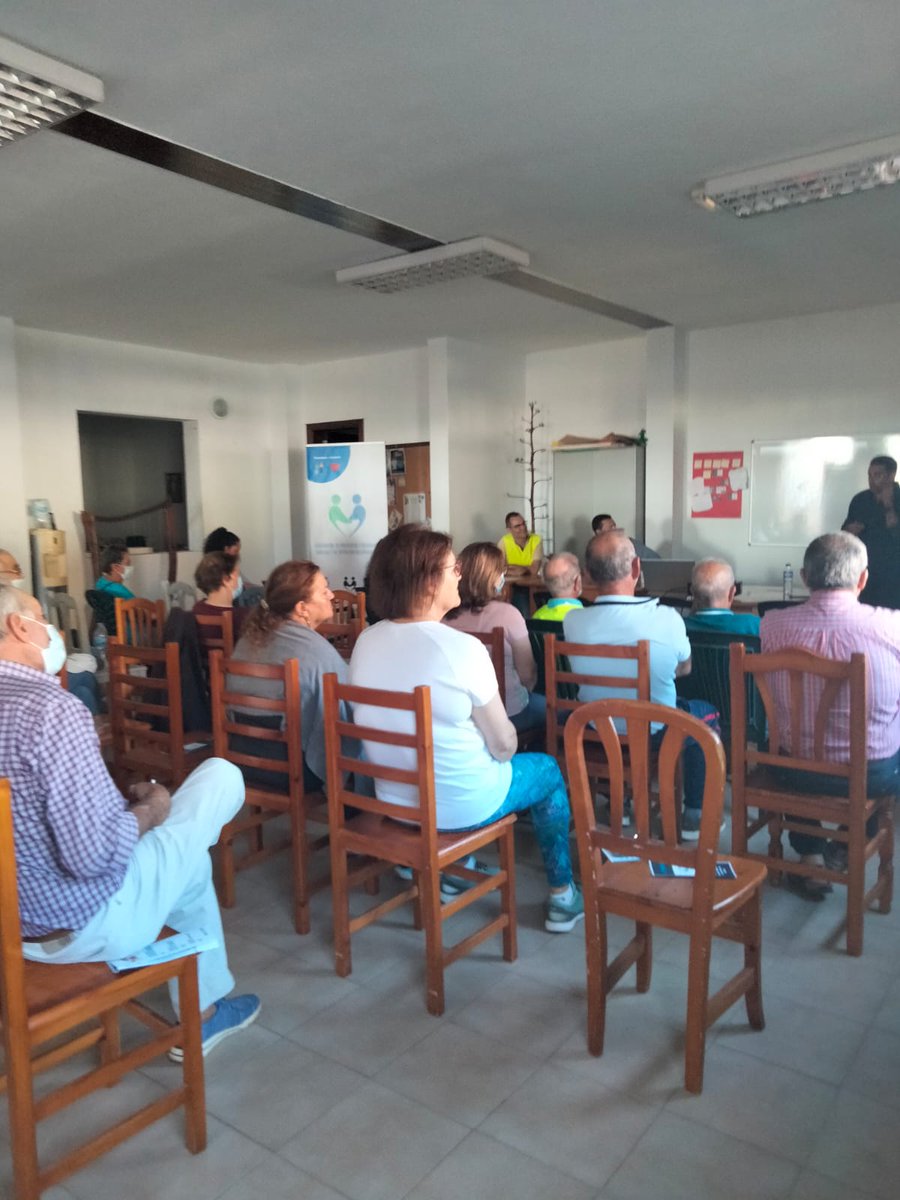 yonecaraballo's tweet photo. Agradecer al alcalde de #Yaiza @oscarnodaglez por su implicación en la promoción de la salud para su municipio, apoyando iniciativas como las de hoy con la asociación #APUSAS, donde he colaborado impartiendo una charla formativa 🫀🧠. Hay que tener consciencia del #cuidado.
📷 https://t.co/7WAydmuB8v