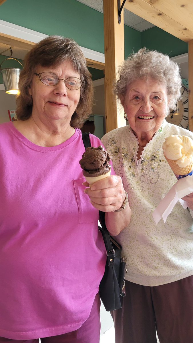 WoodstoneSL's tweet photo. Our Rice Lake community are always out and about on the bus! 🚌 Their first stop was at Narrows Park, then off 
for ice cream at the Milk Pail!🍨🍦 https://t.co/JBhvO1chyp