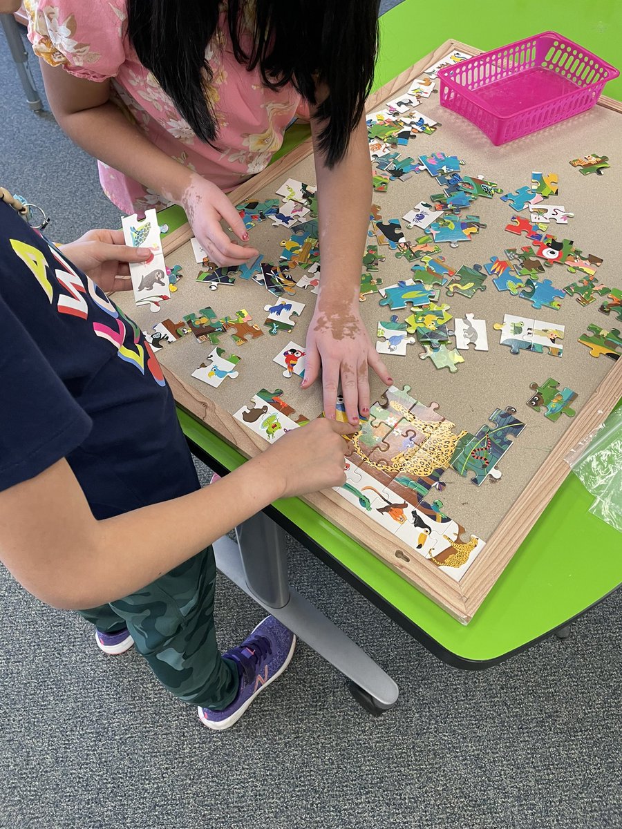 ⭐️PUZZLES⭐️ Spent this afternoon working on our spatial reasoning skills. Love seeing the kids test, assess and problem solve their way through these challenges! 🧩💡@HDSBLibraries <a href="/HaltonDSB/">HDSB</a> <a href="/EmilyCarrHDSB/">Emily Carr Public School</a>