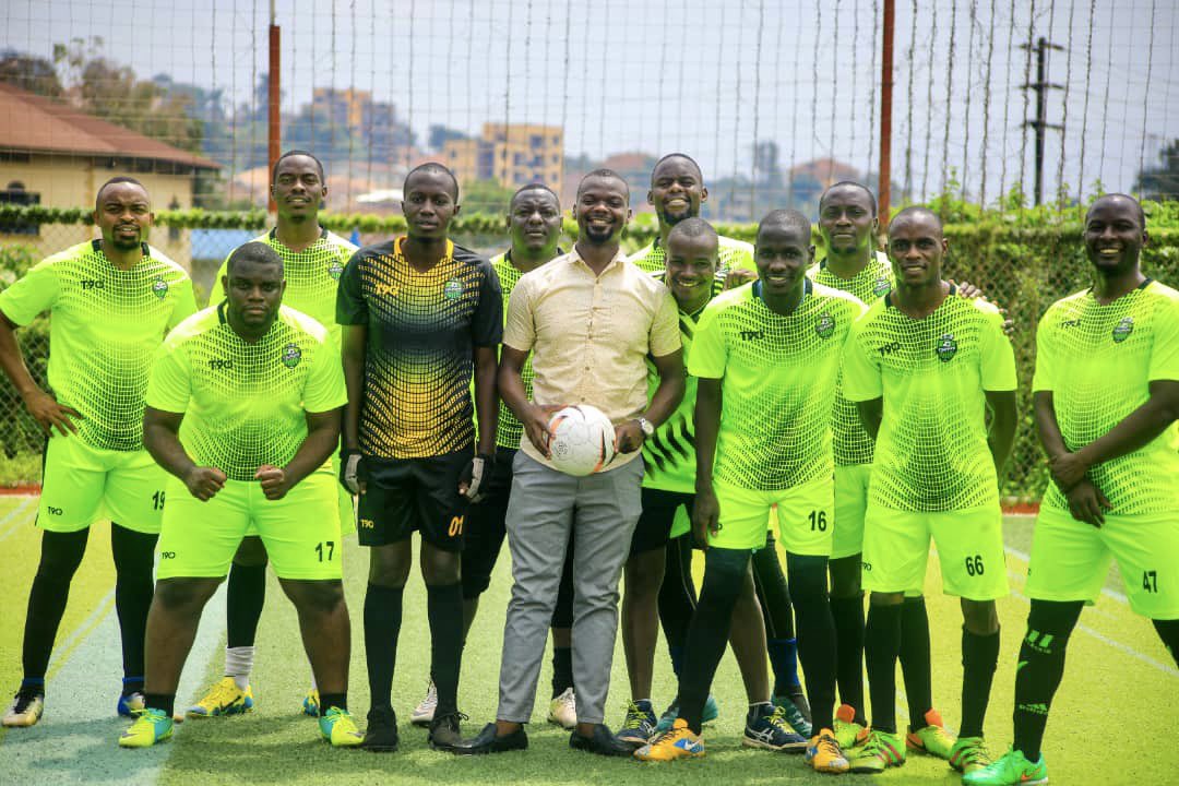 TsunamiFC10's tweet photo. @Arsenal ku kasawe ka Sharing Hall Nsambya. Sunday, 4pm. https://t.co/w6qhhyEBPF