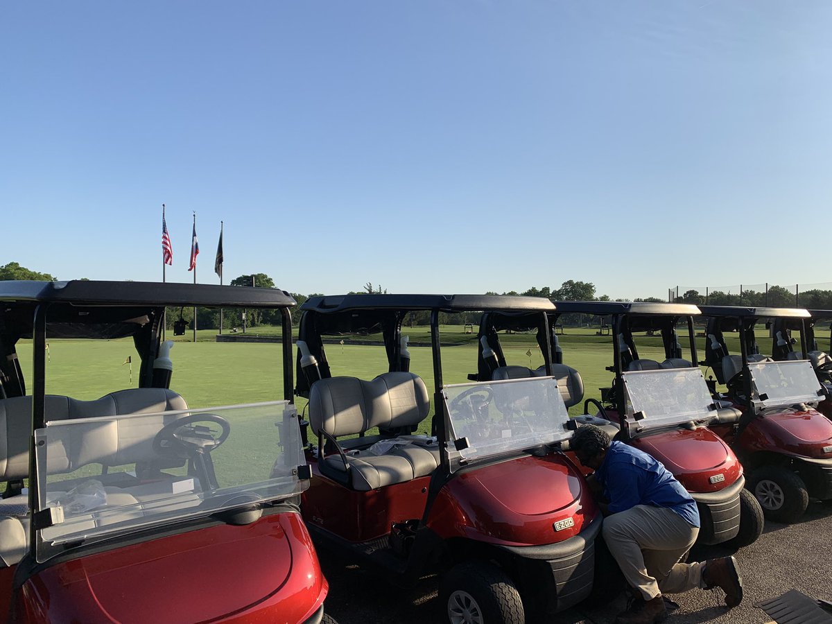 TCab_EZGO's tweet photo. Beautiful course upgrading their gps with @EZGOvehicles Pace Technology! #HardAtWork #ezgo https://t.co/F5gO7v0LCW
