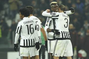 paulpogba's tweet image. What a fantastic career @chiellini! Feel privileged to have shared the pitch with you, a phenomenal player and an even better person #THEGR3ATCHIELLO