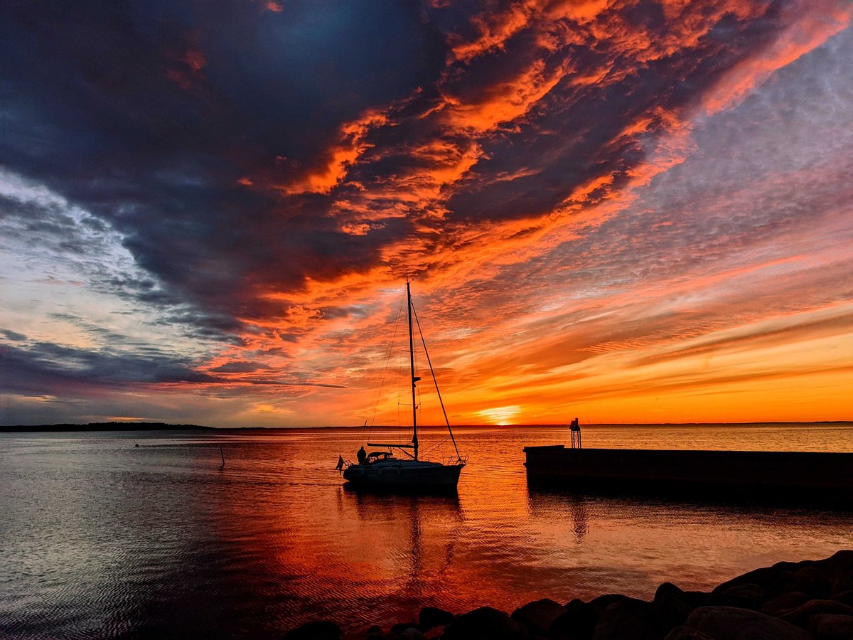 MicroSensing's tweet image. And some photos from Gabriel Ferreira of the same sunset at the #microsensor2022 course
