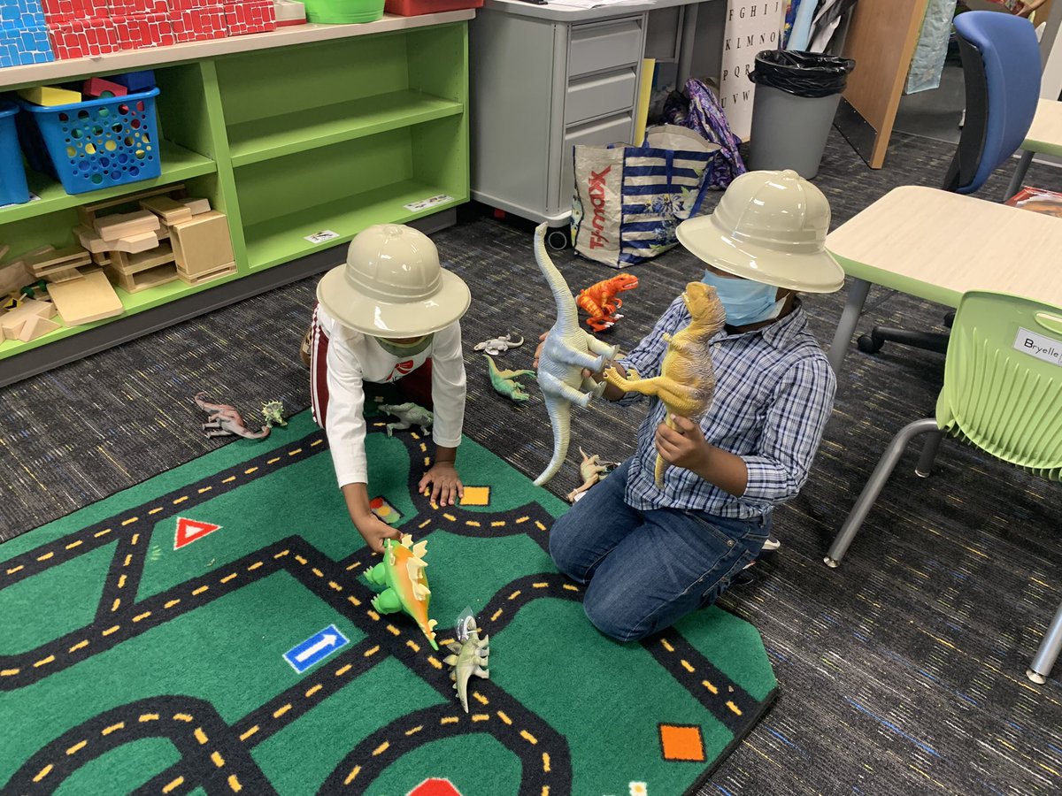 prekrocks1's tweet photo. Paleontologists in training. Our Head Start class has a dig site and a fossil research lab. https://t.co/3P3SYCLCjG