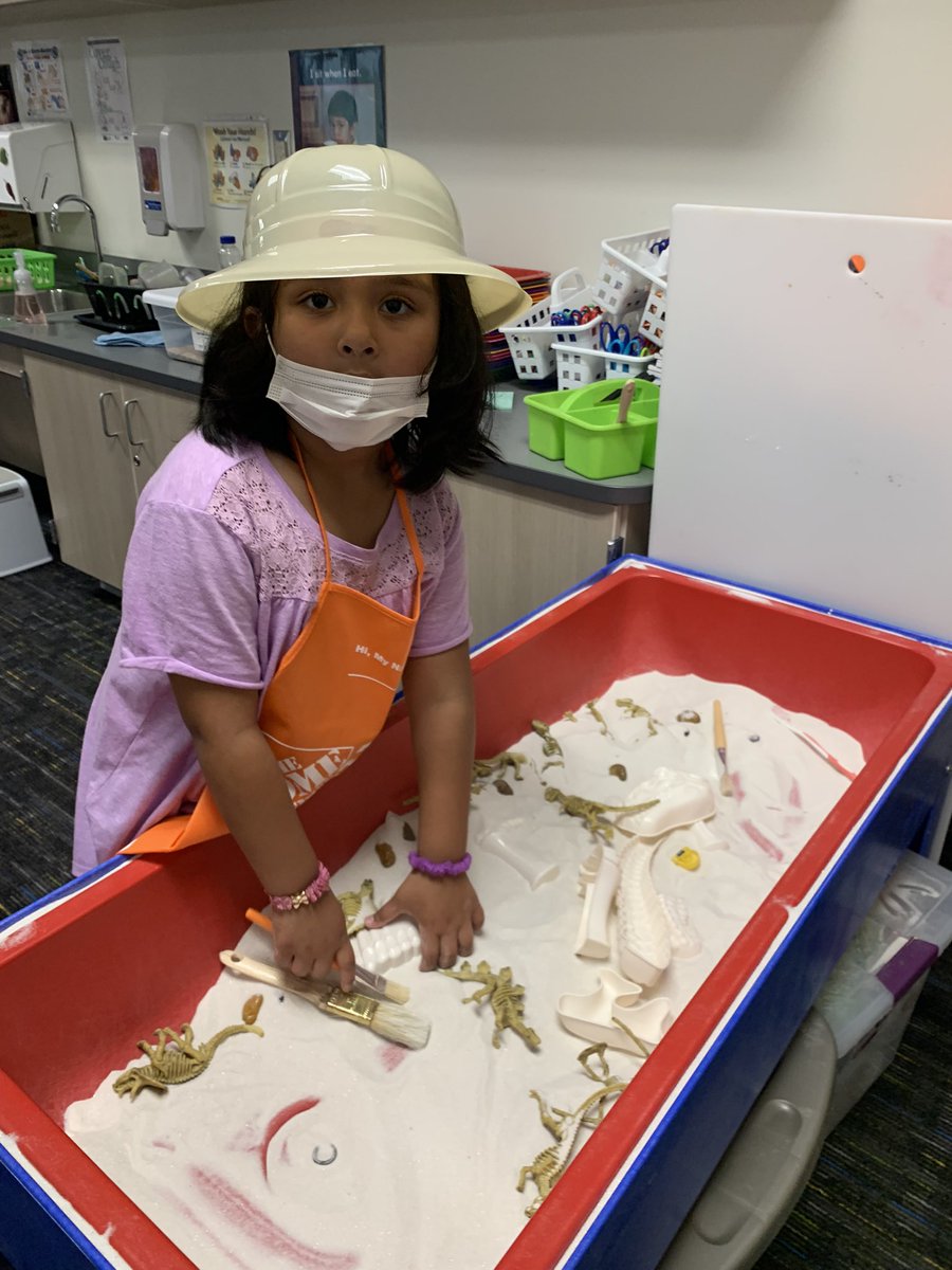 prekrocks1's tweet photo. Paleontologists in training. Our Head Start class has a dig site and a fossil research lab. https://t.co/3P3SYCLCjG