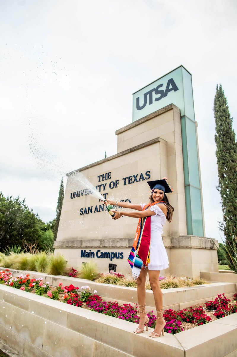 raveeloves10's tweet image. Now and forever, I am a roadrunner 💙🧡 #BirdsUp #UTSAGrad22