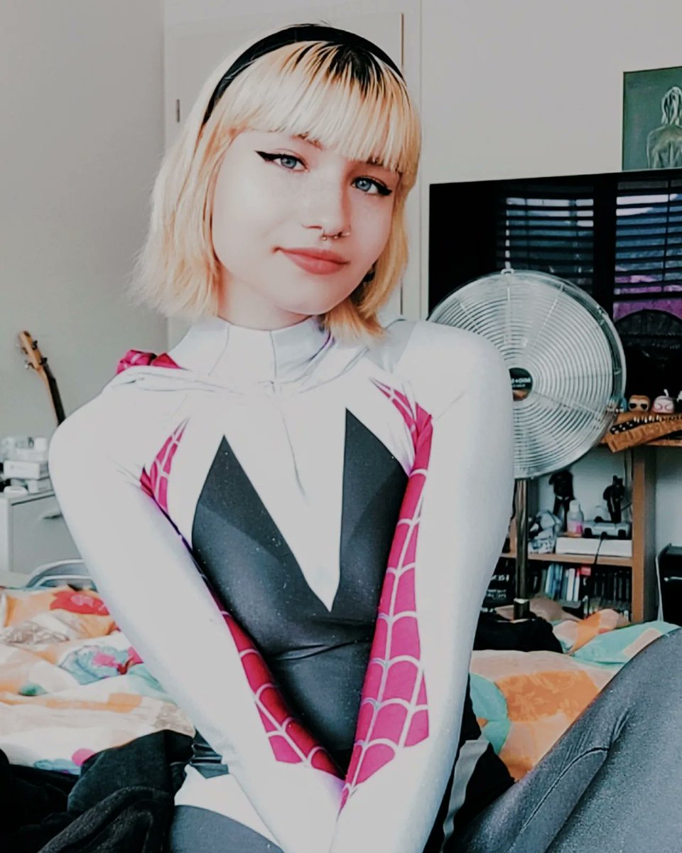 || munday is just an excuse to show you guys my cosplay tbh