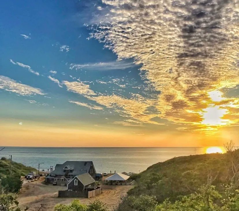 capecodr's tweet photo. Don't worry everyone, it is finally beach bar szn π
10 days until @thecomah opens
1 week until Sandbar MV opens
4 days until Sandbar Jetties opens
and Aquabar & Chapins have opened in the past week!
It's coming, Cod'rs! #crushsummer
πΈ @thecomah
#capecod #capecodr #drinkcodr https://t.co/l5ki6BIxnD