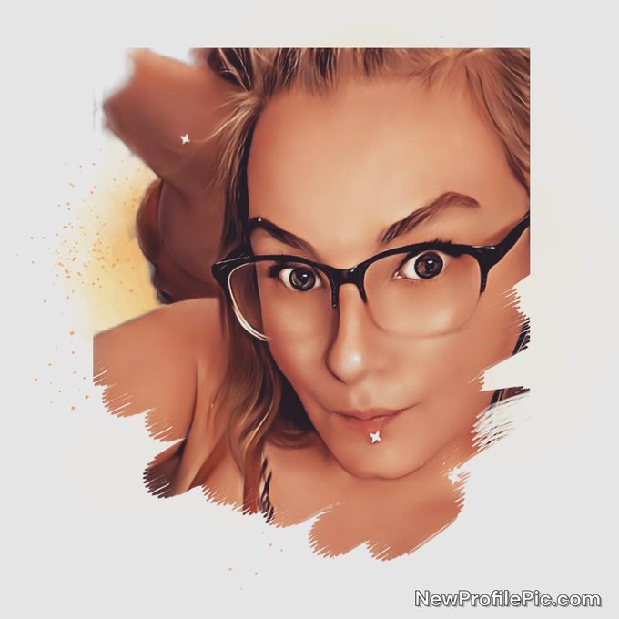 #NewProfilePic https://t.co/4YSQ7pRLGC<a href="/tag/newprofilepic"class="tags">#NewProfilePic</a>