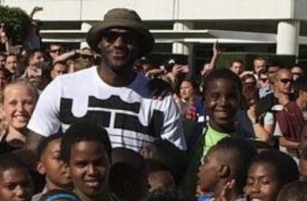 Joe Tipton on Twitter: "Here’s Mookie Cook to the right of LeBron at