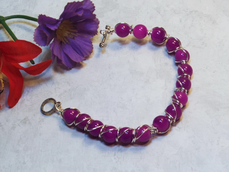 ChiJFest's tweet photo. @lindab142 will be at the Greater Chicago Jewish Festival! Linda's hand designs seek to celebrate #Jewish heritage, #family, and #community. Join us on June 12th at 11:00 am–6:00 p.m. at the Cook County Forest Preserve to see beautiful pieces by artists like Linda and many more! https://t.co/p0qFi2gm8G