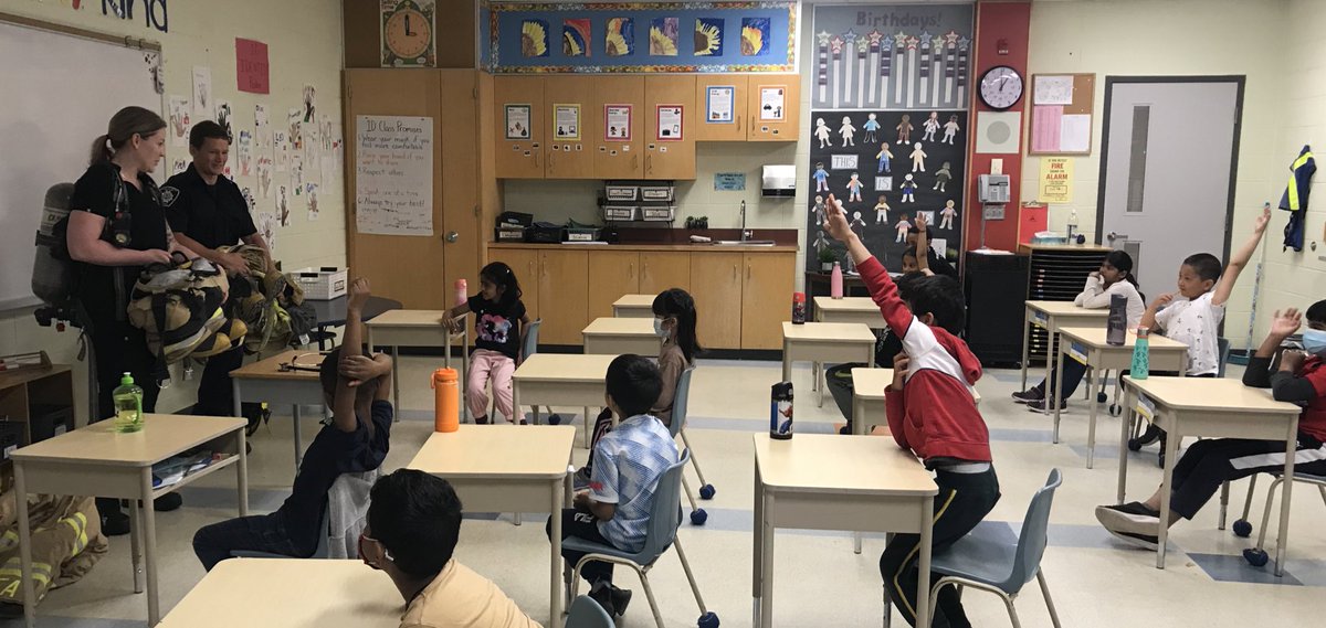 MrsDeWachter's tweet photo. Thank you Firefighters Laura and Mark for coming to our class and educating us about their role in our community! We had a great time 😃 @HuntingtonRidg1 https://t.co/TZJu35QDTF