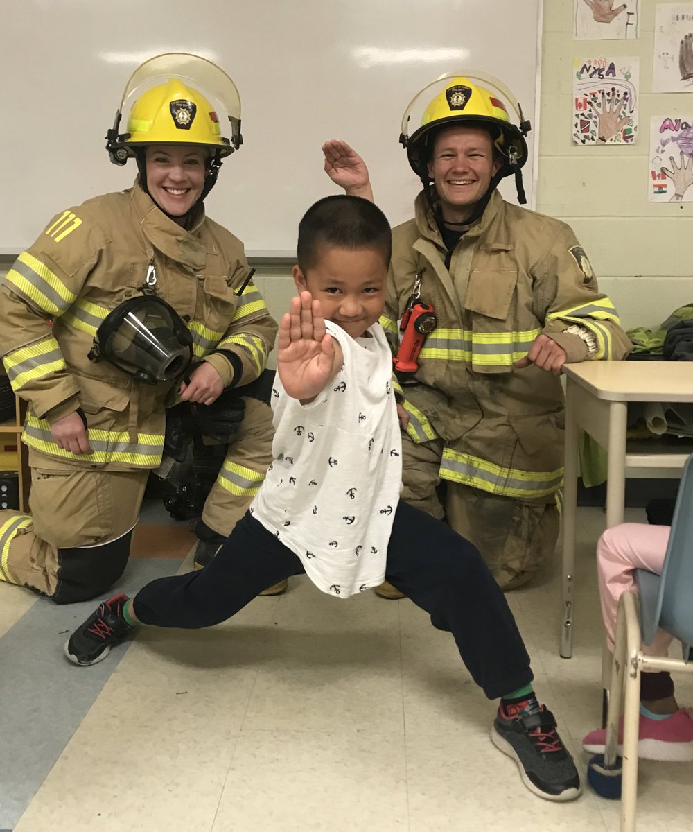 MrsDeWachter's tweet photo. Thank you Firefighters Laura and Mark for coming to our class and educating us about their role in our community! We had a great time 😃 @HuntingtonRidg1 https://t.co/TZJu35QDTF