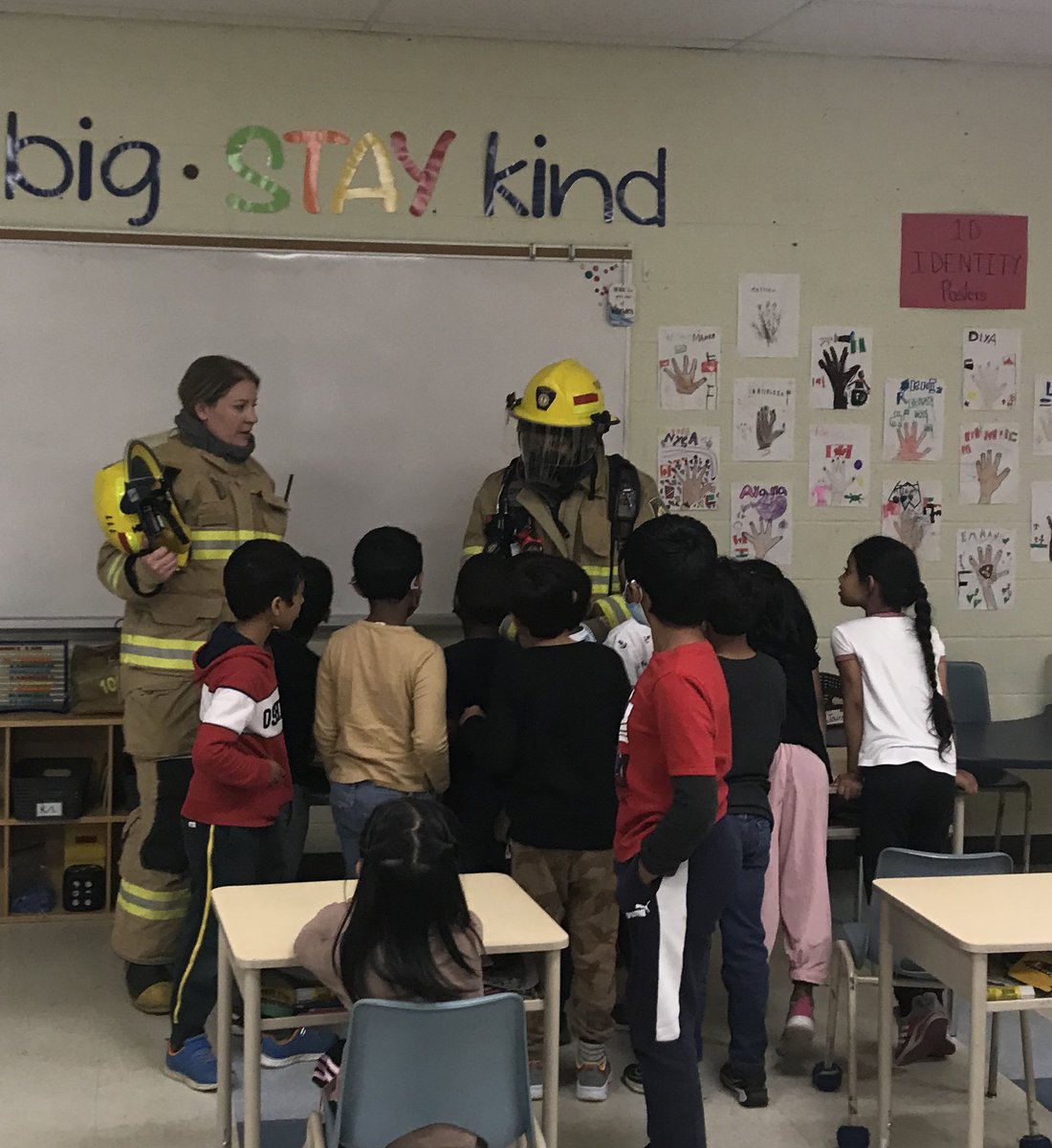 MrsDeWachter's tweet photo. Thank you Firefighters Laura and Mark for coming to our class and educating us about their role in our community! We had a great time 😃 @HuntingtonRidg1 https://t.co/TZJu35QDTF