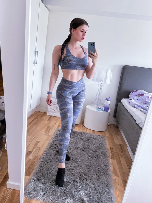 So happy to be able to start working out again 🥺💙 https://t.co/e7SU26qsp6