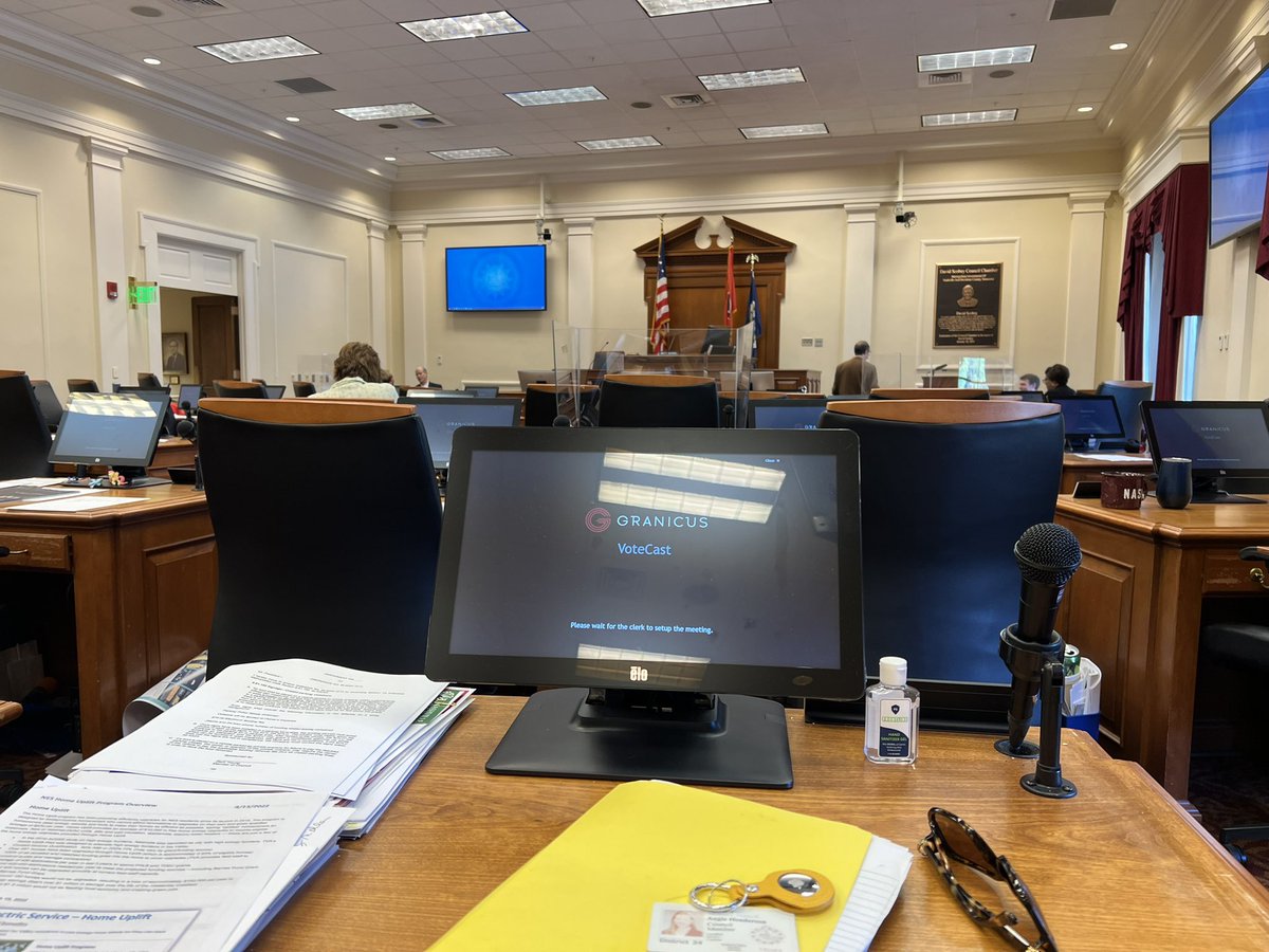 angienashville's tweet image. 5-minute walk to @MetroParksNash Public Square Park. Did not miss sitting in this @NashTheTraffic! When I drive &amp;amp; park in the garage, I don’t get to appreciate the beautiful fountains on Diane Nash Plaza! #busmore #walkmore #driveless #RollWithWeGo @WeGoTransit #Nashville