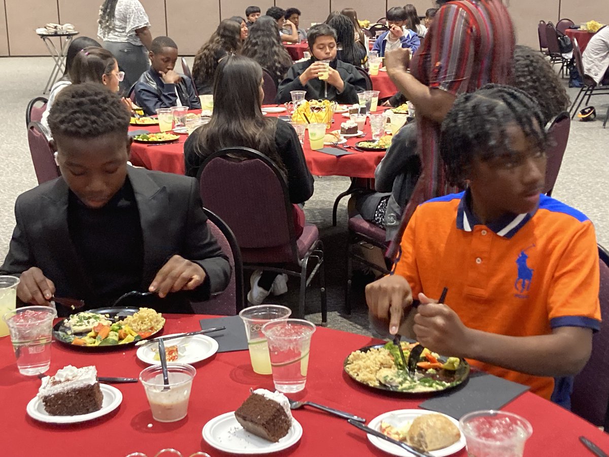See_Boston's tweet image. 58 middle school @JAG_Arizona students enjoyed a field trip to @ASU West for an amazing #ETIQUETTE lunch! Ms. Werner shared proper etiquette with us all! TY JAG Sponsors Ms. Menard &amp;amp; Ms. A♥🍽 I can't wait to hear all about their fancy upcoming dinners @TollesonESD #whichfork? 🙌